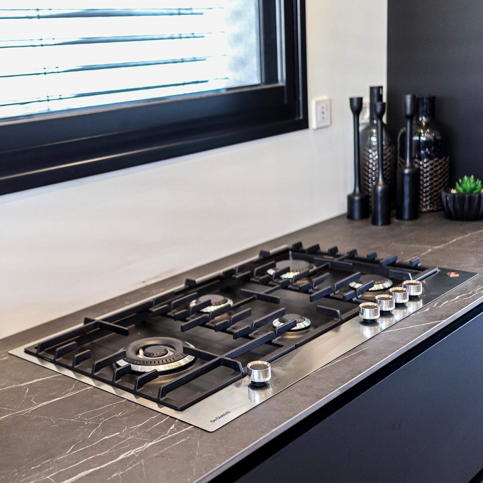 Варочная поверхность De Dietrich DPE7929XF - изображение 3